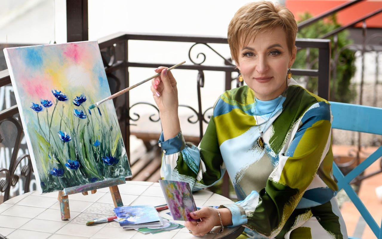 Арт-терапевт и профессиональный художник: поздравляем Инну Зезюлинскую!