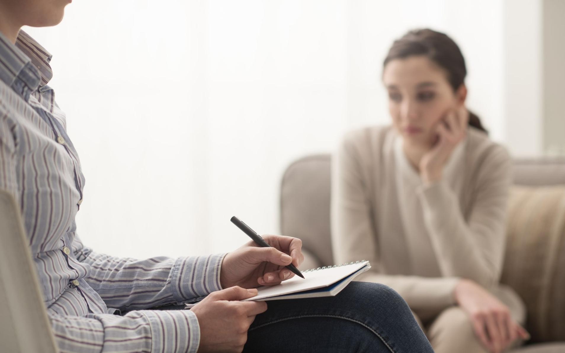 Как проводить диагностическое интервью на первой встрече психолога с клиентом?