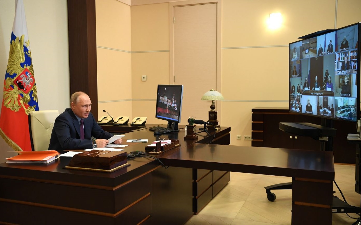 В. Путин поддержал предложение А. Асмолова о родительских университетах