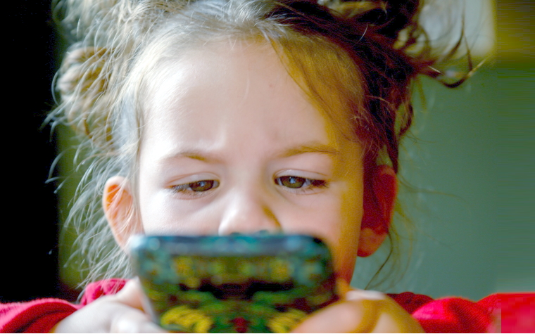 Цифровизация воспитания как угроза безопасному развитию детства