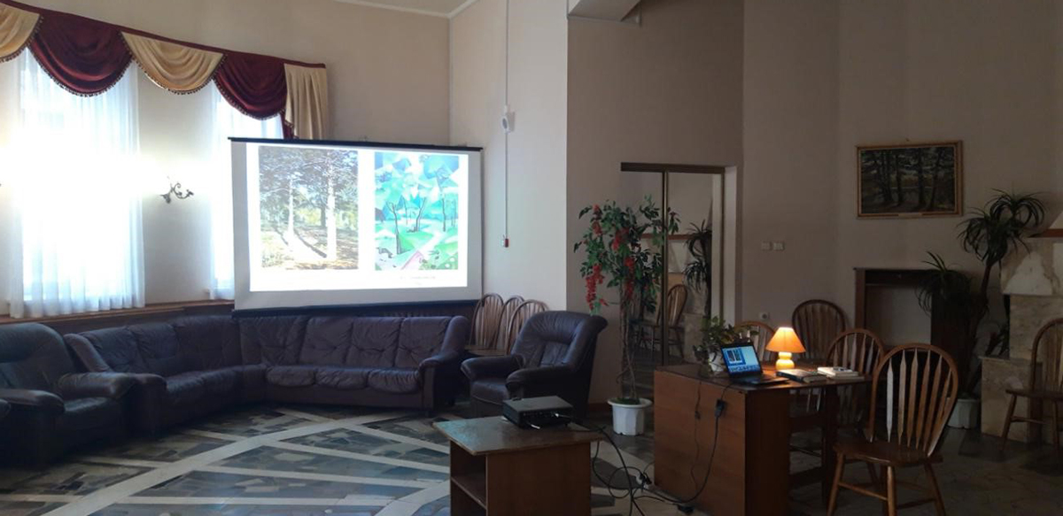 Каминный зал для занятий творческой группы