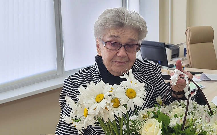 «Сегодня особенный день — у нашей дорогой Ирины Владимировны Дубровиной юбилей!»