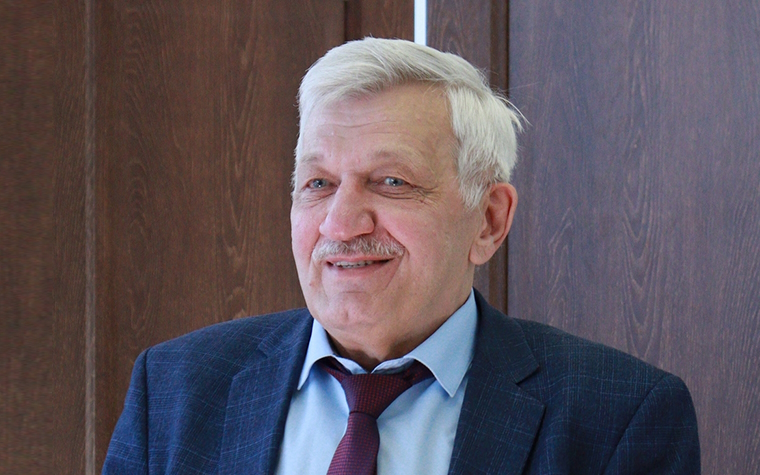 Поздравляем Анатолия Викторовича Карпова!