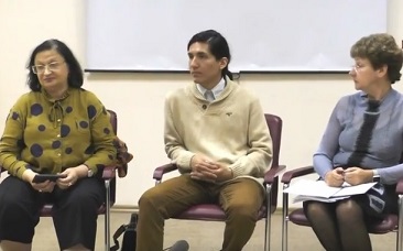 Танцевальный терапевт разговаривает через движение