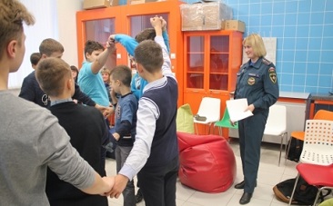 Центр экстренной психологической помощи МЧС России обучает детей