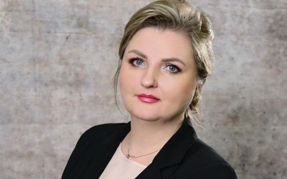 Мода на идеальность, риски и социальные сети: опасные тенденции среди современных подростков