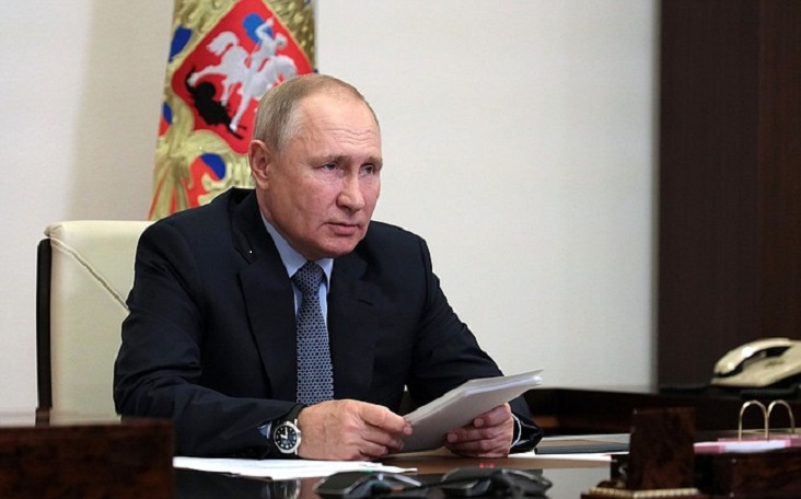 В. Путин поддержал идею создания интернет-платформы психологической помощи школьникам