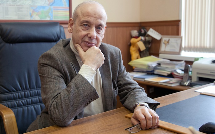 Член СПЧ Александр Асмолов призвал приостановить «опасный эксперимент» по обучению в вузе 9-летней Алисы Тепляковой