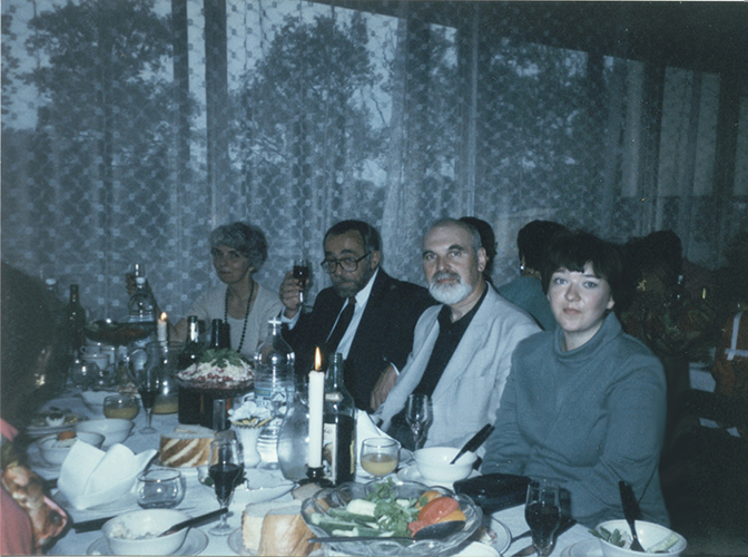 Август 1995 г., Санкт-Петербург. Международная конференция «Исследование творчества». Слева направо: участница конференции — австрийский психотерапевт, В.Е.Каган, М.Е. Бурно, Т.Е. Гоголевич. Из архива Т.Е. Гоголевич