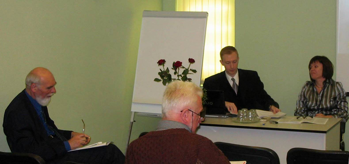 Рис. 2. Международный психотерапевтический конгресс, 2010. Секция ТТСБ. Автор метода ТТСБ — М.Е. Бурно, А.Е. Алексейчик (Литва), К.Е. Горелов, А.С. Иговская