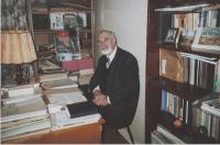 Март 2000 г. М.Е. Бурно в своем кабинете на Автозаводской. Из архива Т.Е. Гоголевич