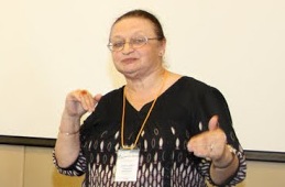 «Танцевальный терапевт является моделью для пациента»
