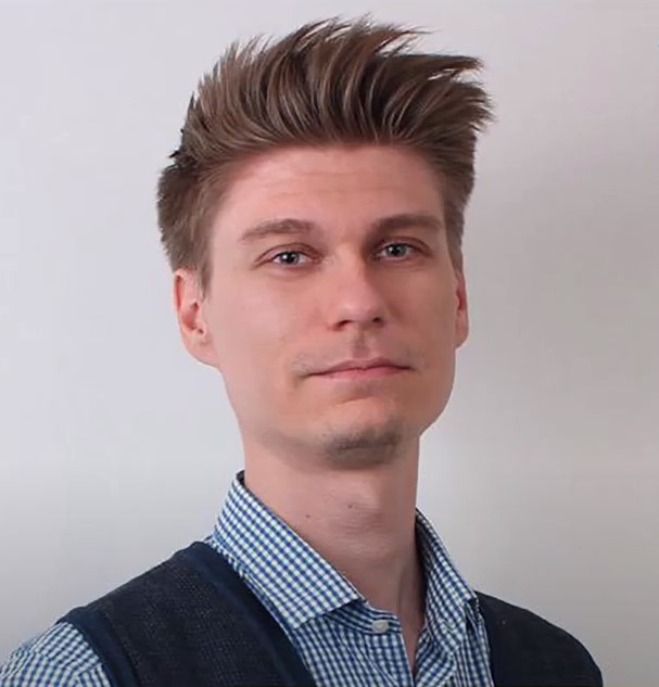 Павел  Плясов