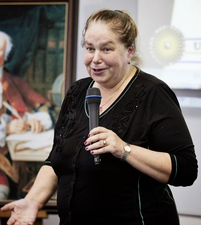 Анна Борисовна Леонова